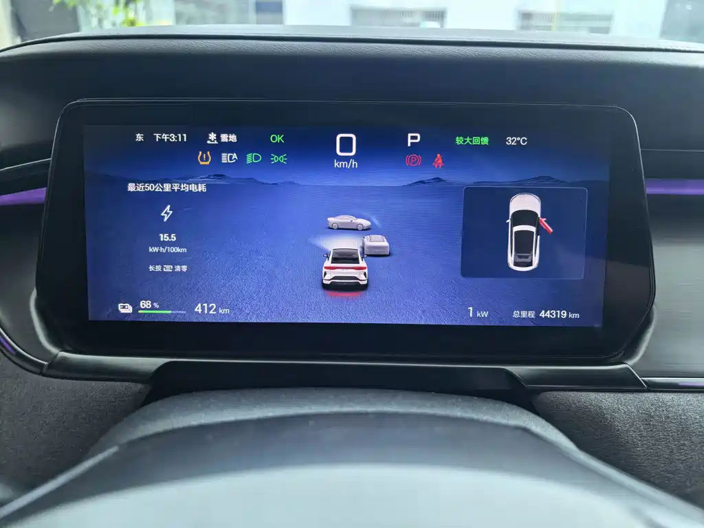 BYD L EV — миниатюра 5