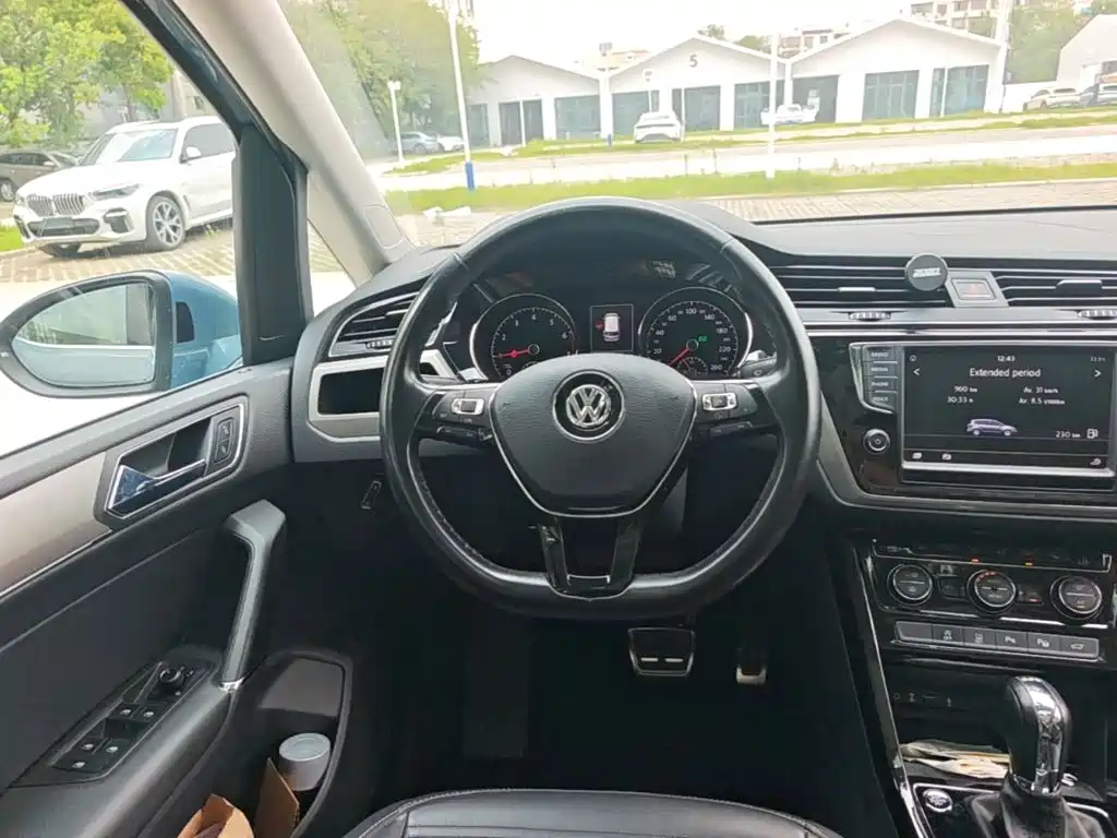 Volkswagen Touran — миниатюра 3