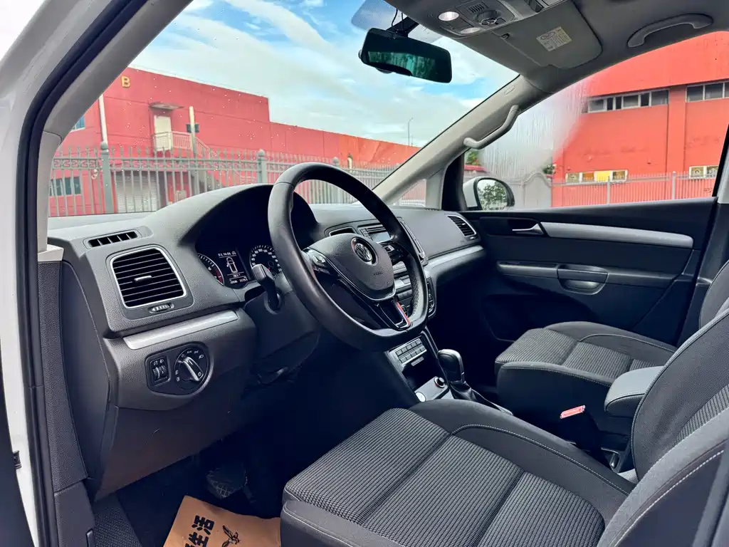 Volkswagen Sharan — миниатюра 7