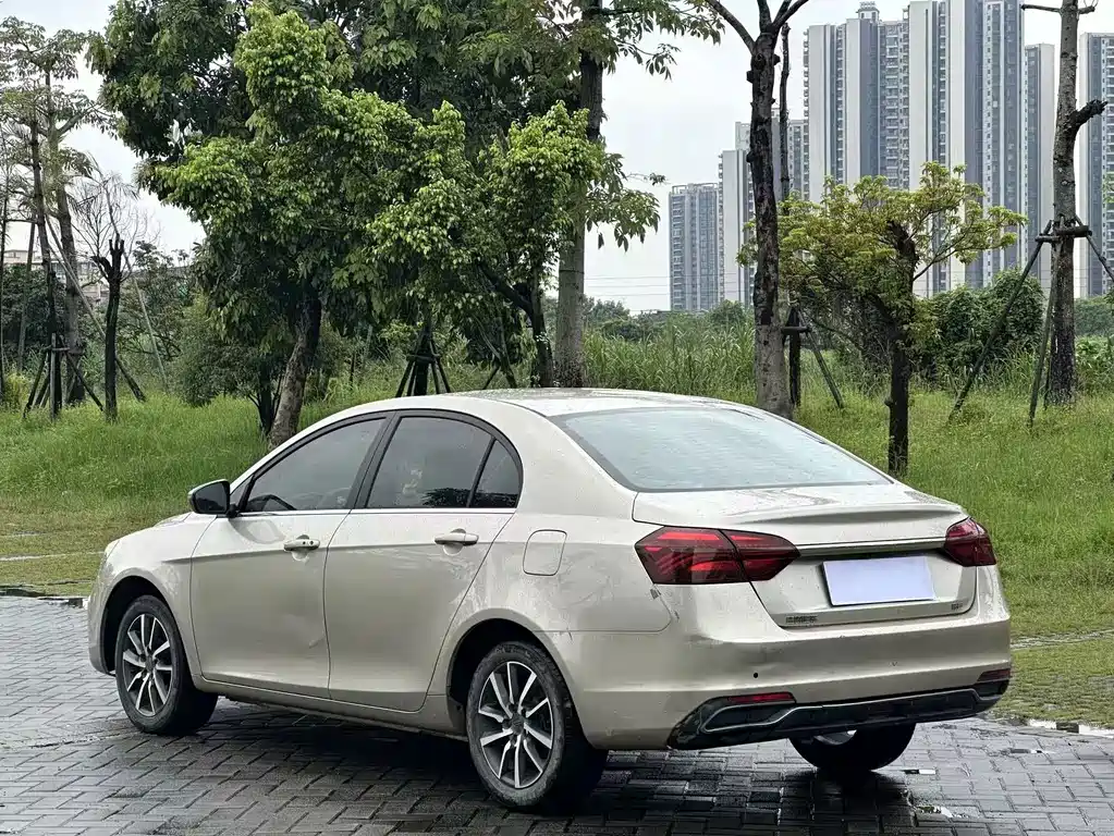 Geely Emgrand — миниатюра 7