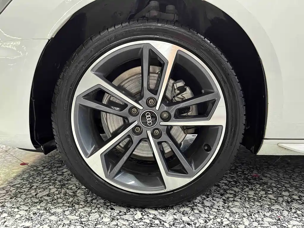 Audi A4L — миниатюра 15