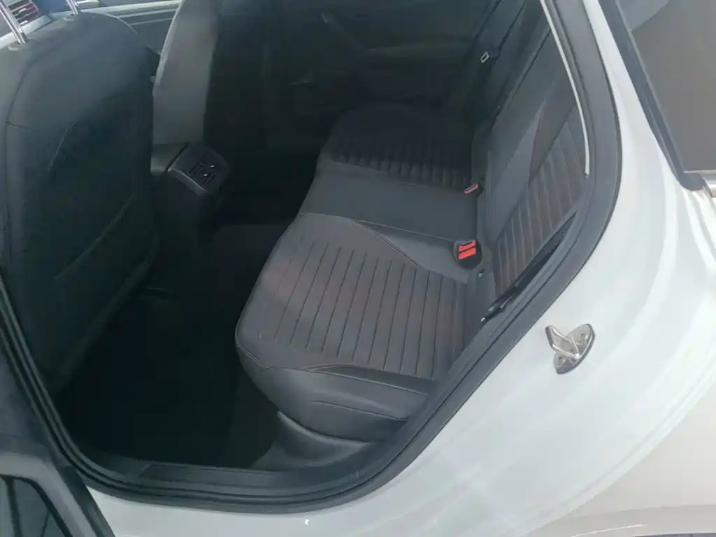 Volkswagen Lavida — миниатюра 17