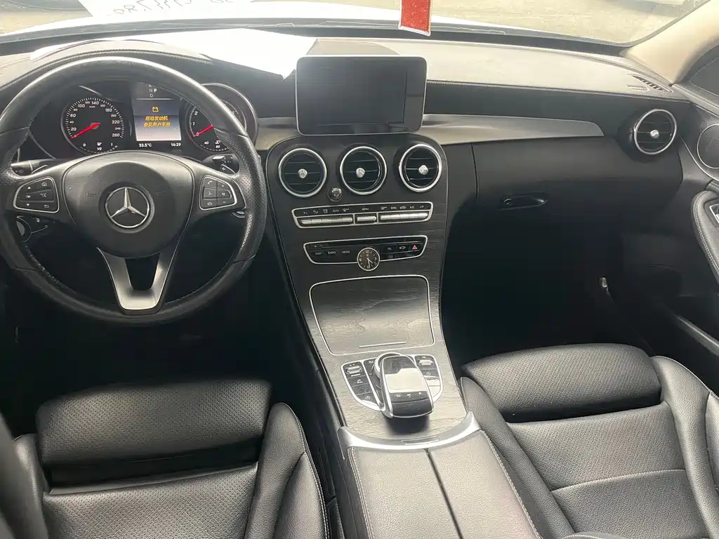 Mercedes-Benz C-Class — миниатюра 13