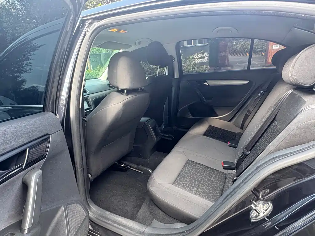 Volkswagen Lavida — миниатюра 9