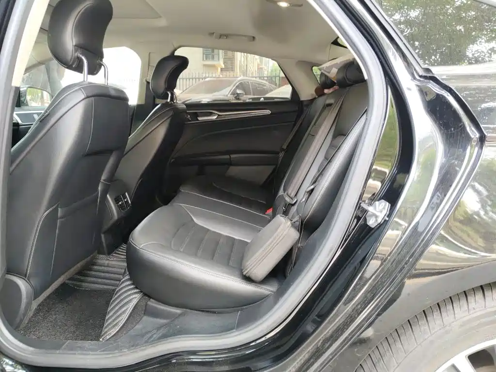 Ford Mondeo — миниатюра 18