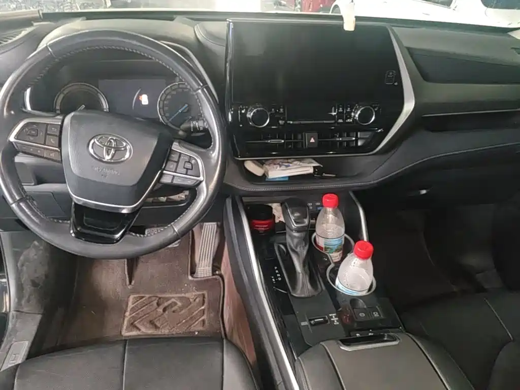 Toyota Highlander — миниатюра 10
