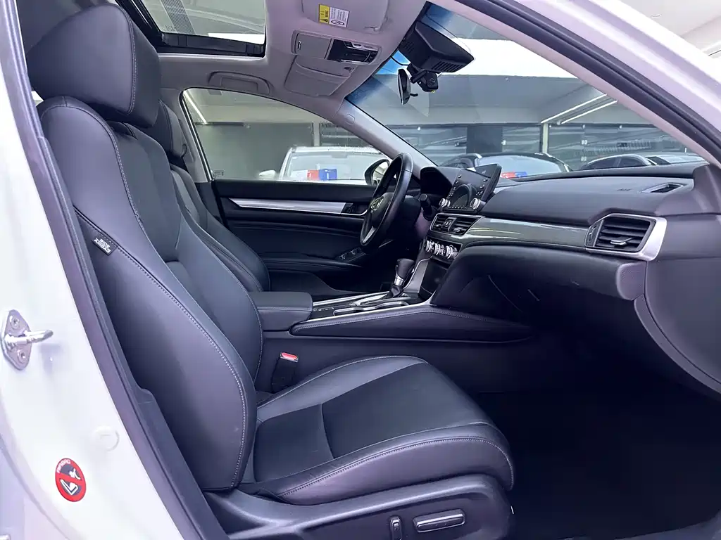 Honda Accord — миниатюра 7