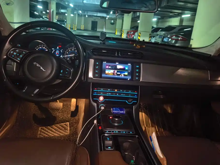 Jaguar XFL — миниатюра 13