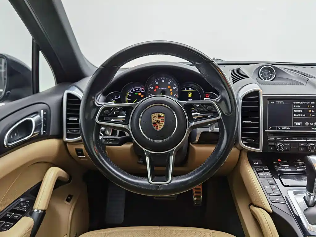 Porsche Cayenne Hybrid — миниатюра 11