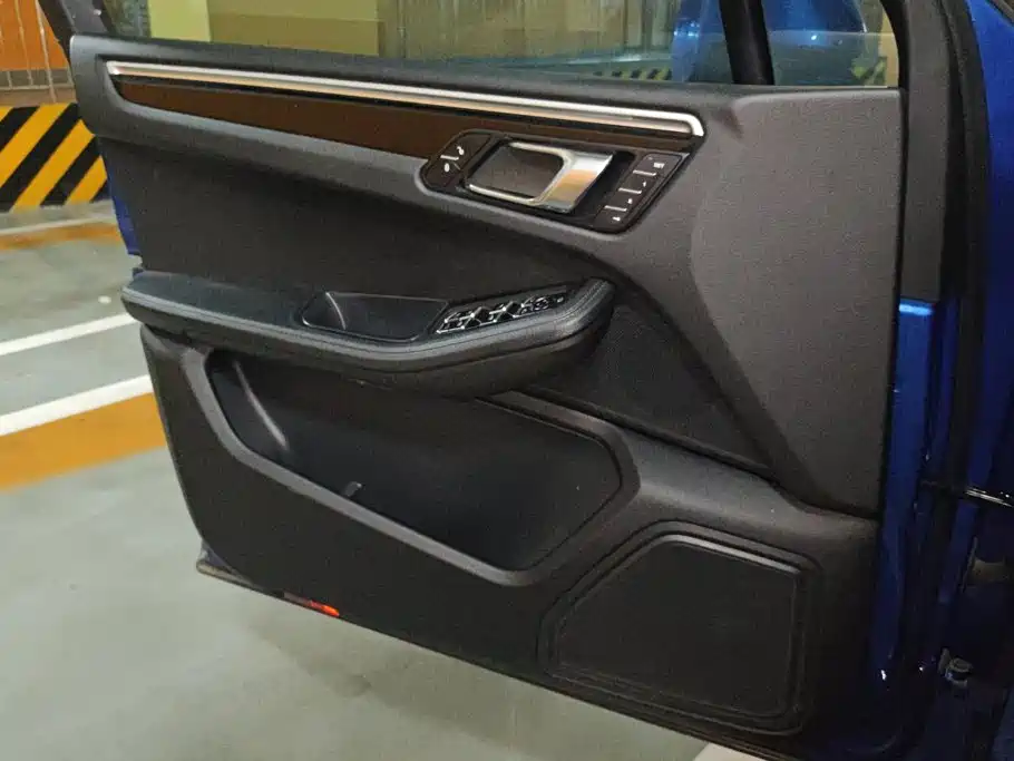 Porsche Macan — миниатюра 7