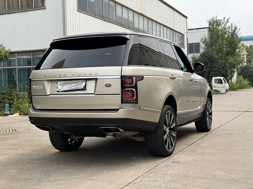 Land Rover Range Rover — миниатюра 17