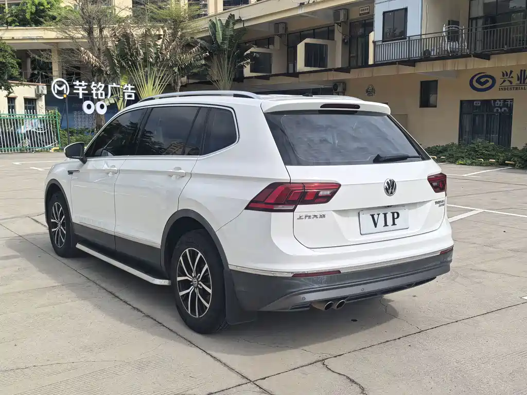 Volkswagen Tiguan L — миниатюра 5