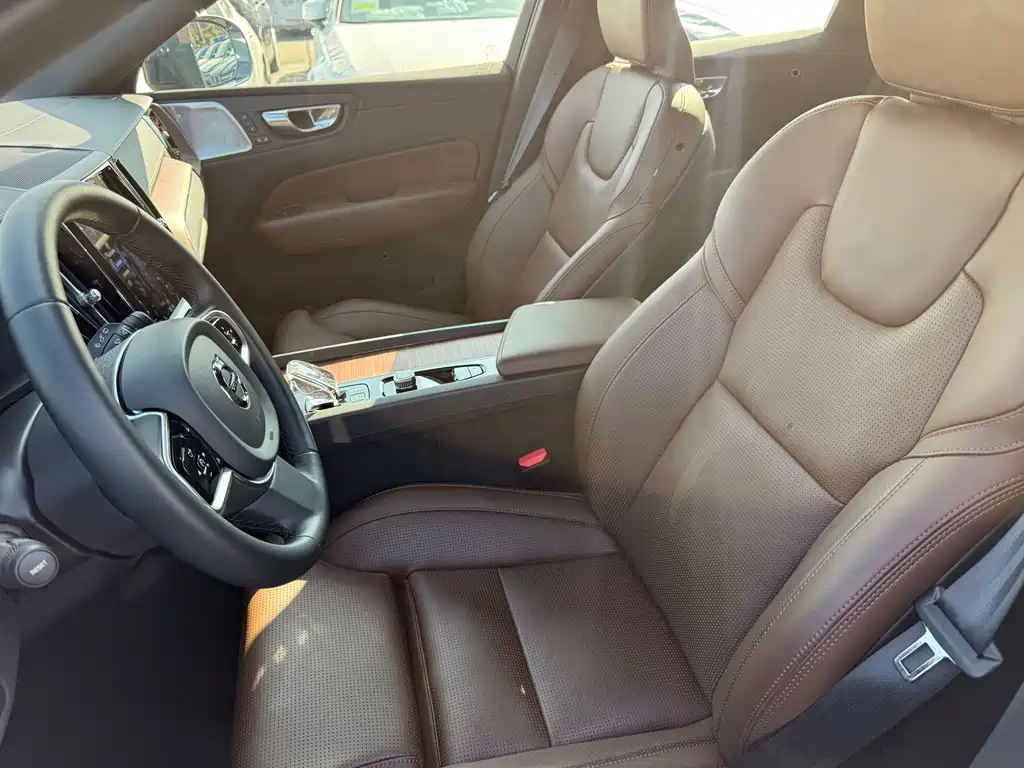 Volvo XC60 PHEV PHEV Long Range 4WD Smart Elegant Luxury Edition, фото 11