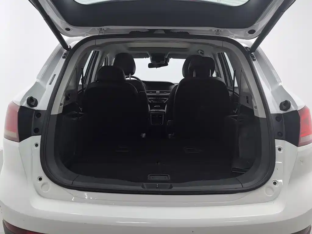 Borgward BX7 — миниатюра 16