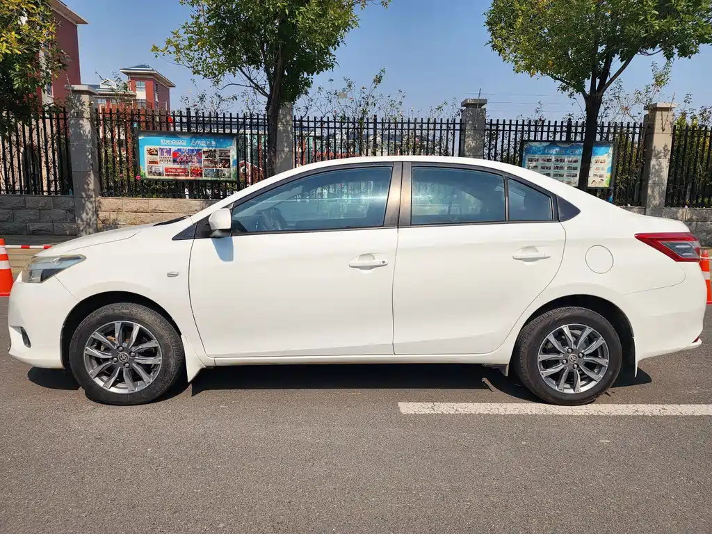 Toyota Vios — миниатюра 5