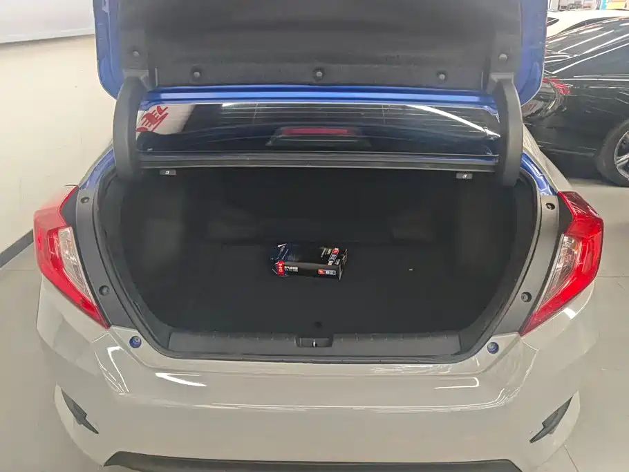 Honda Civic — миниатюра 4
