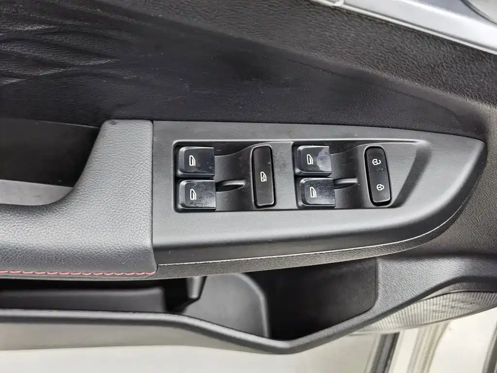 Geely Vision X3 — миниатюра 9
