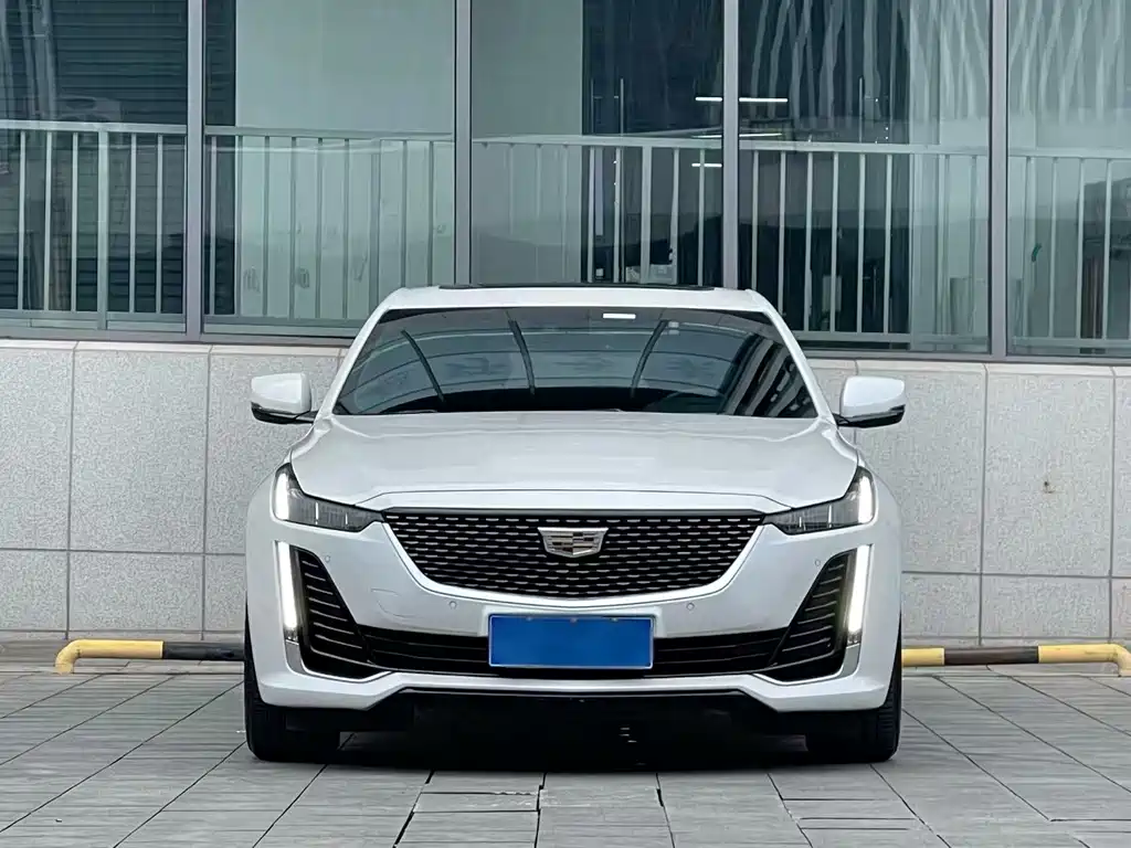 Cadillac CT5 — миниатюра 2