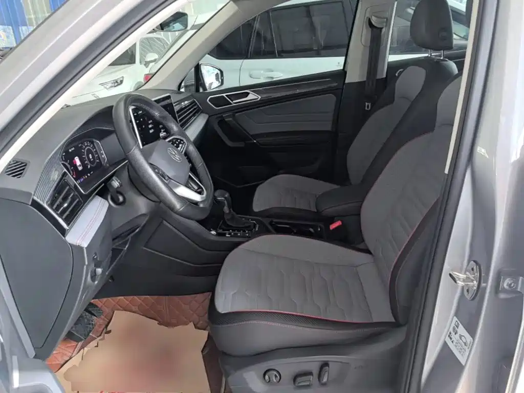 Volkswagen Tiguan L PHEV — миниатюра 15