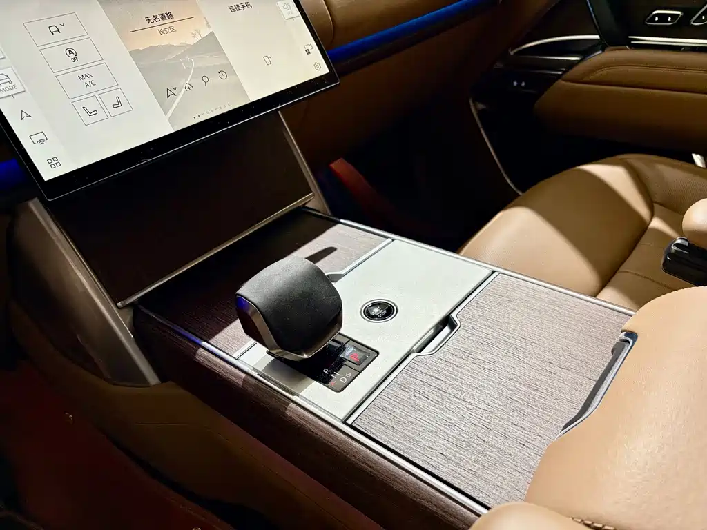 Land Rover Range Rover — миниатюра 17