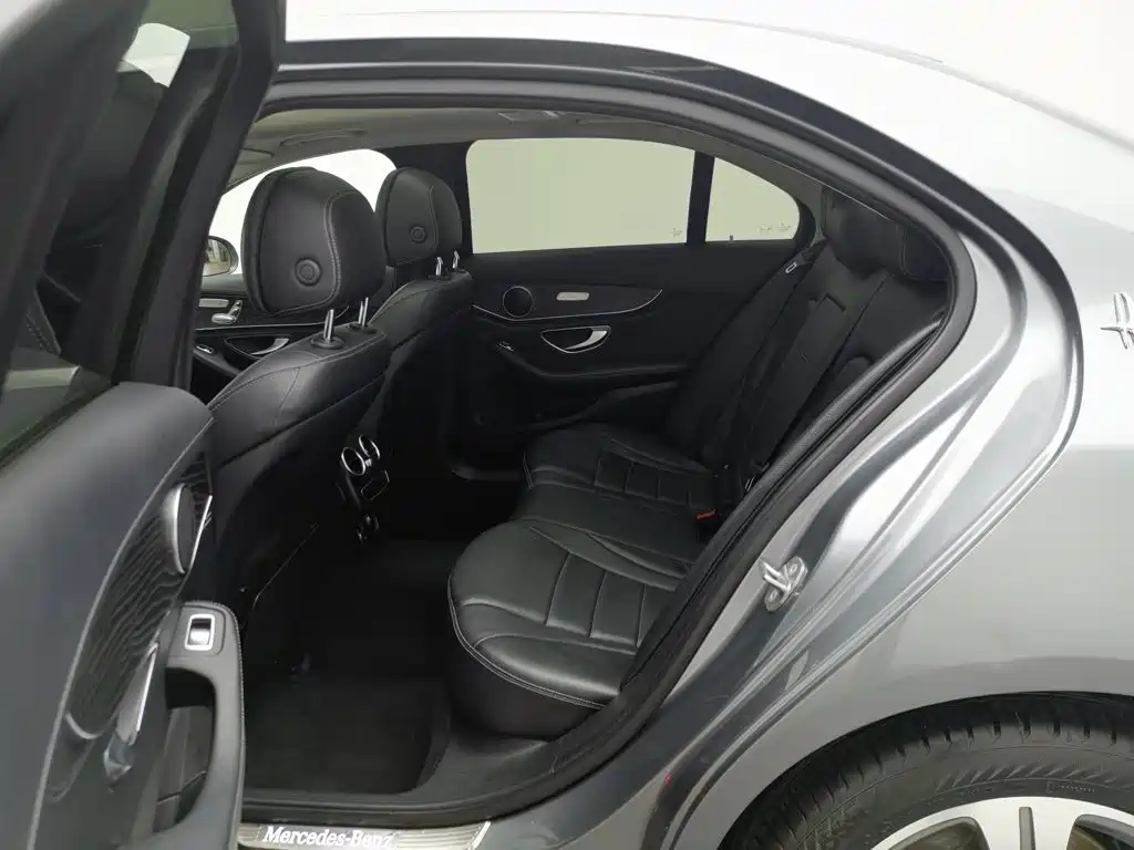 Mercedes-Benz C-Class — миниатюра 15