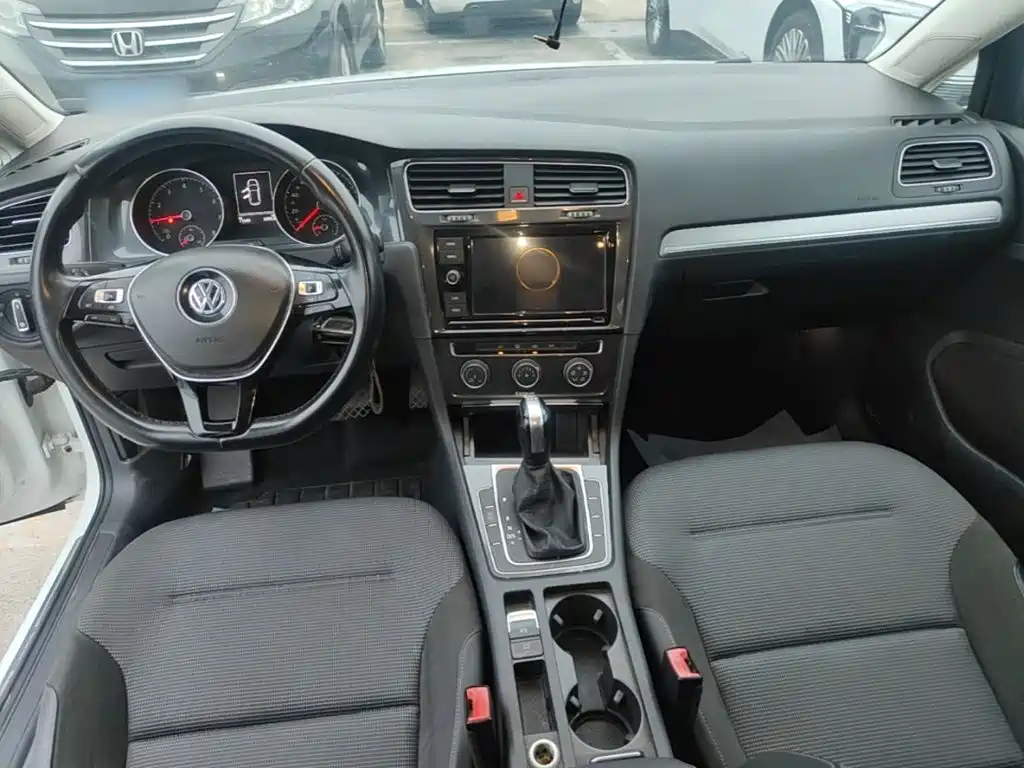 Volkswagen Golf — миниатюра 10