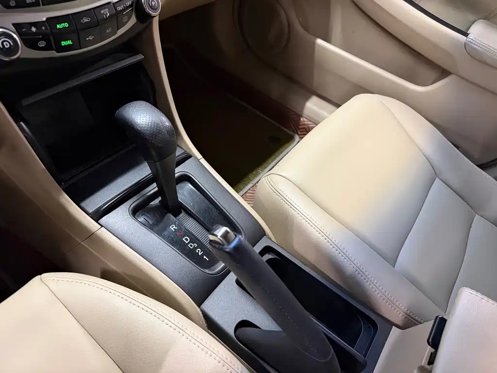 Honda Accord — миниатюра 11