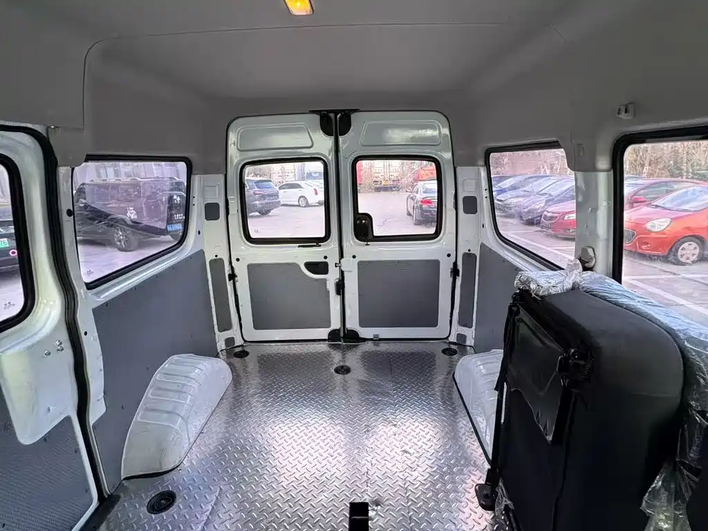 MAXUS V80 — миниатюра 7