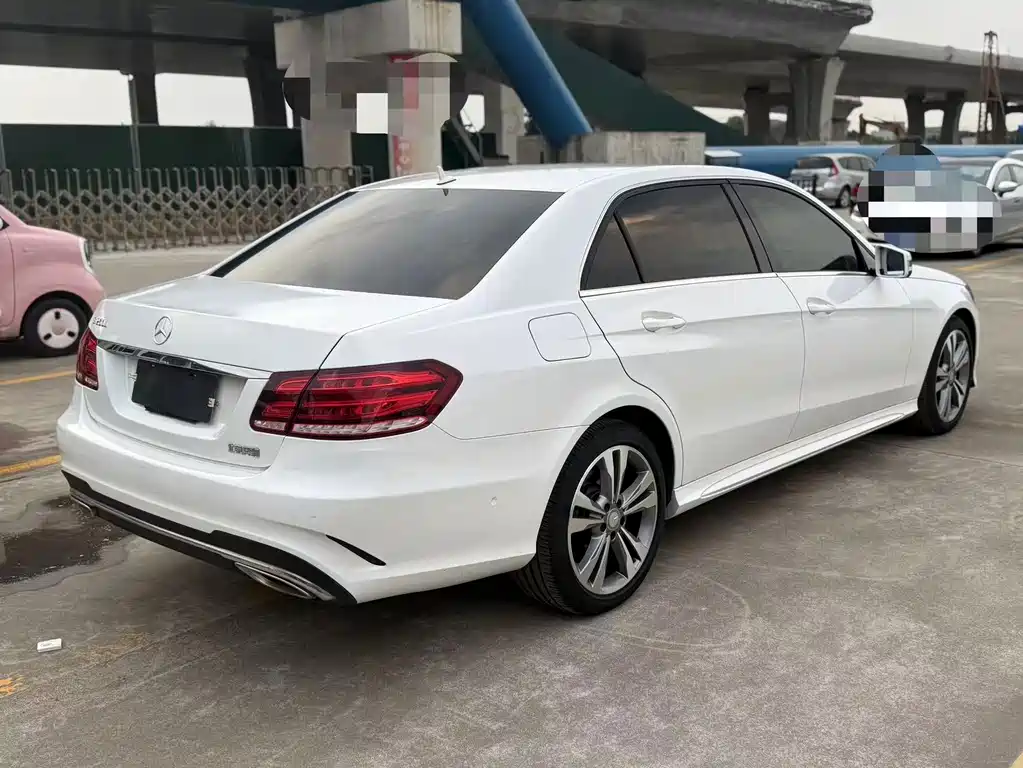 Mercedes-Benz E-Class — миниатюра 8