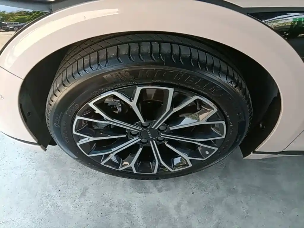 Zeekr 007GT — миниатюра 23