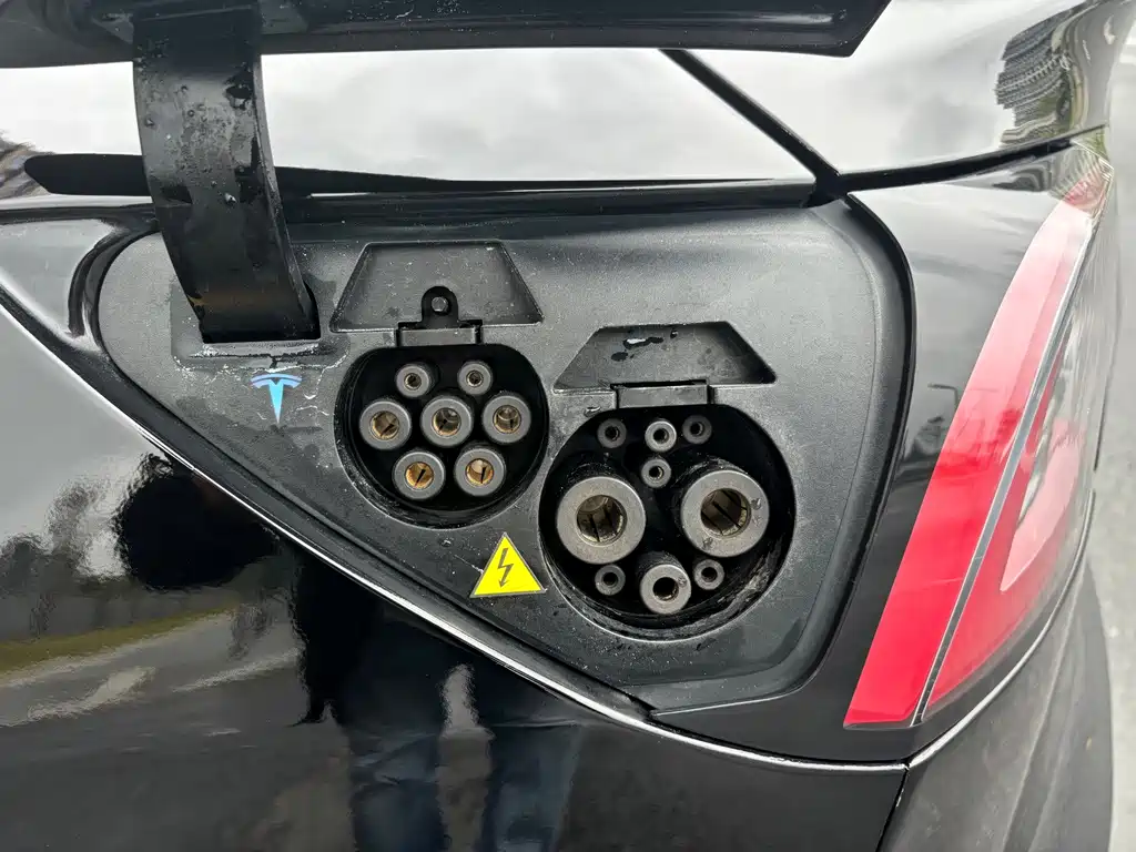 Tesla Model 3 — миниатюра 24