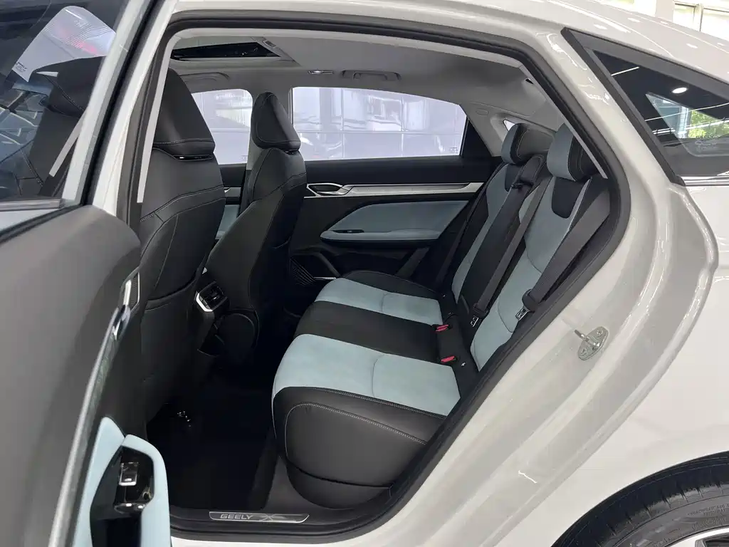 Geely Emgrand L — миниатюра 14