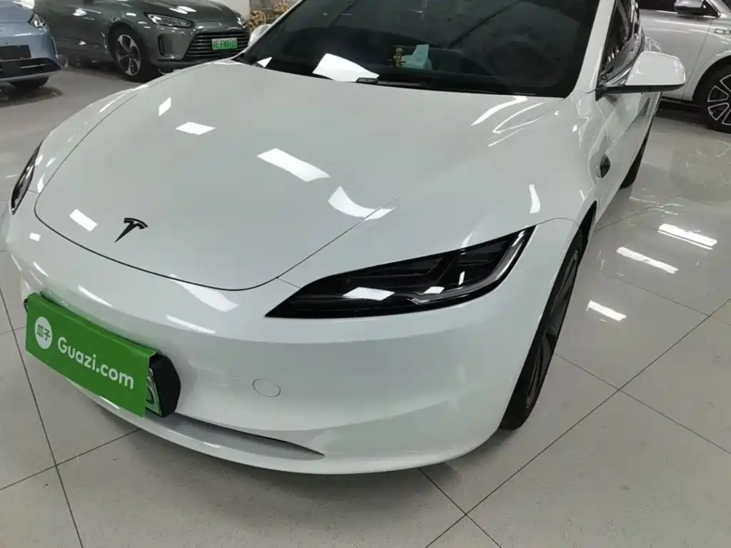 Tesla Model 3 — миниатюра 24