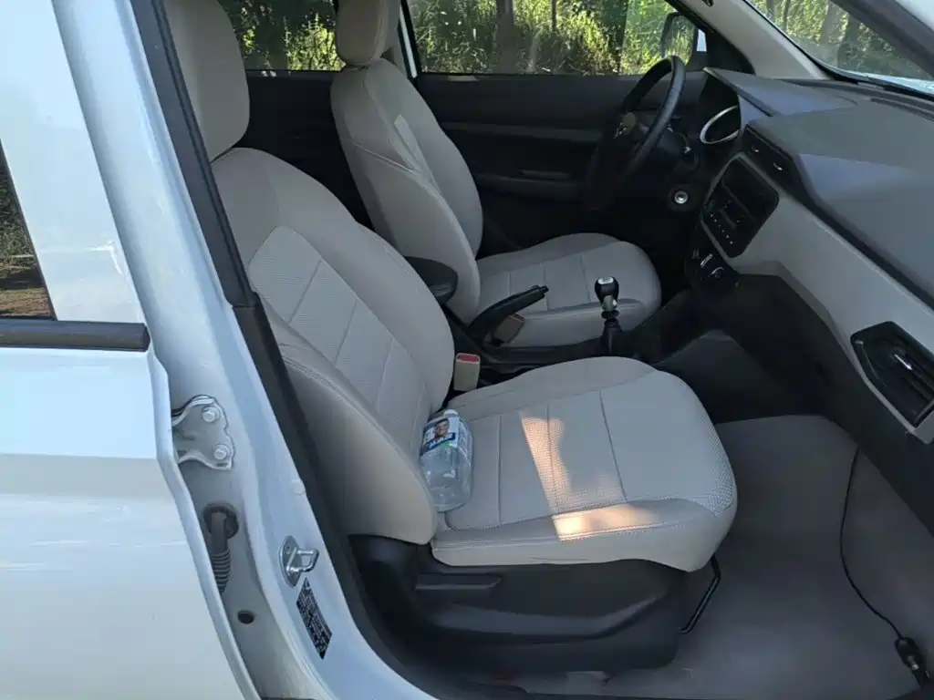 Wuling Hongguang — миниатюра 25