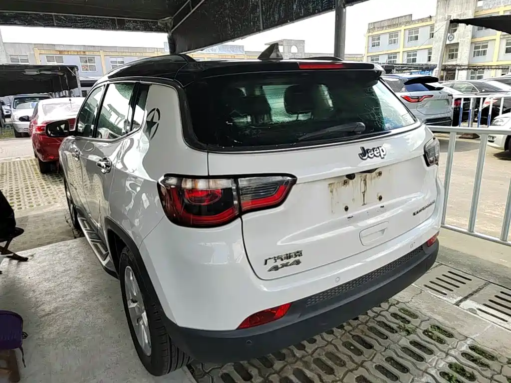 Jeep Compass — миниатюра 5