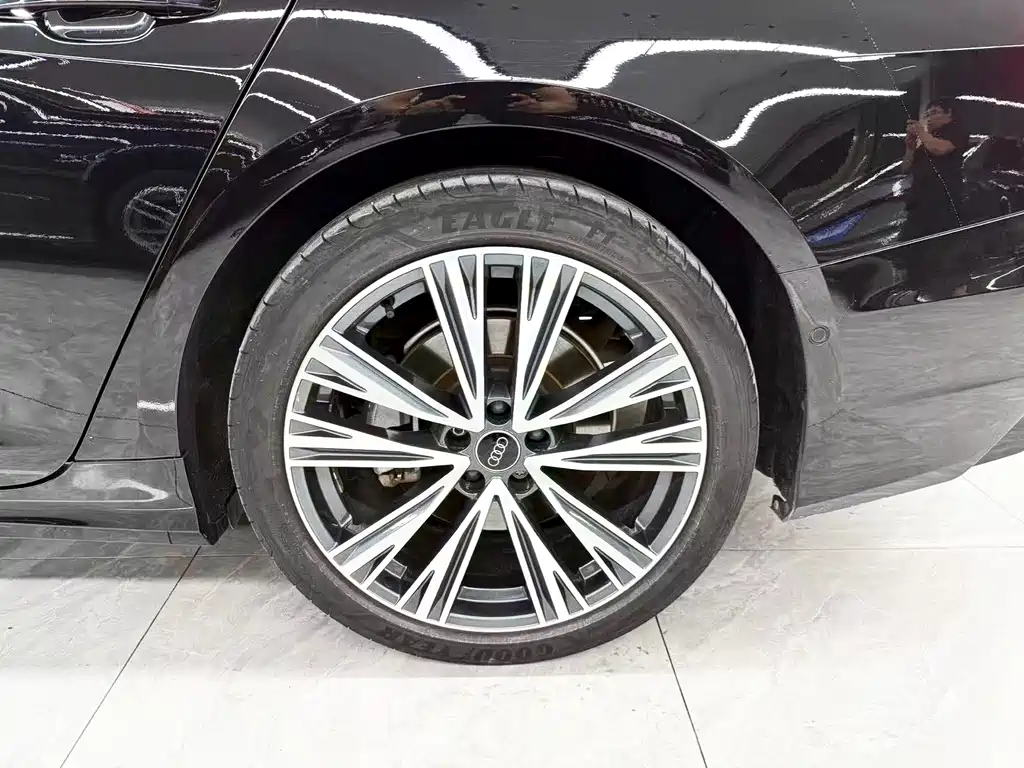 Audi A6L — миниатюра 23