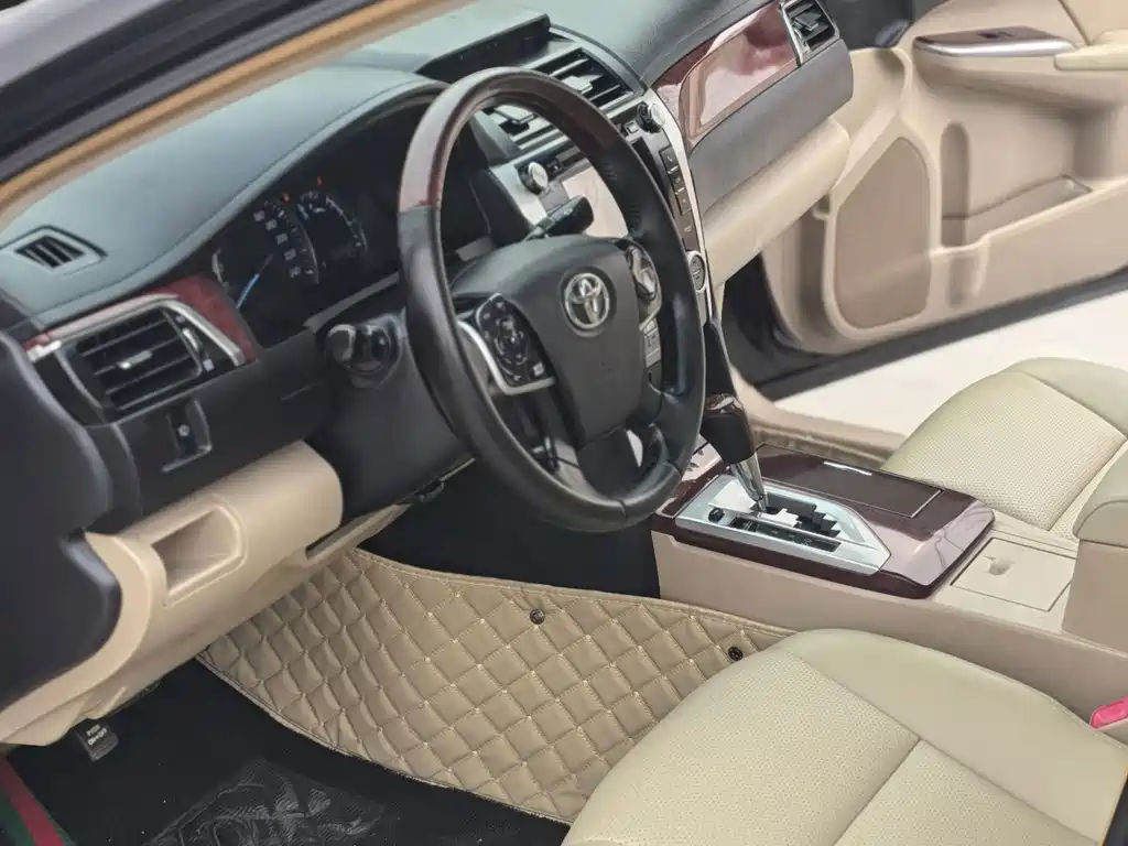 Toyota Camry — миниатюра 10