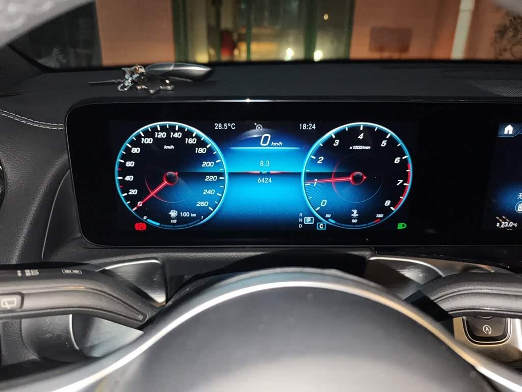 Mercedes-Benz GLB 1.3 л 2022 г. Белый, пробег 6400 км