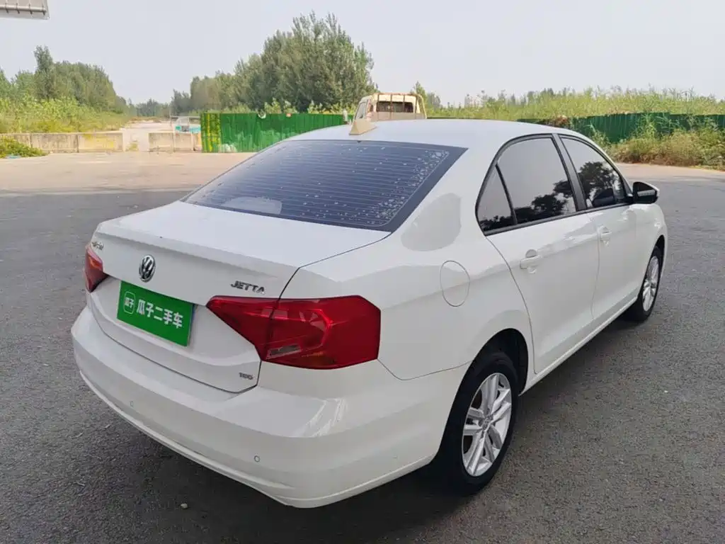 Volkswagen Jetta — миниатюра 7