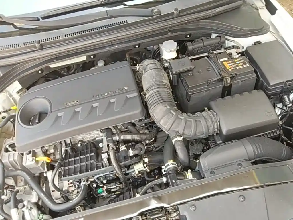 Hyundai Elantra — миниатюра 20