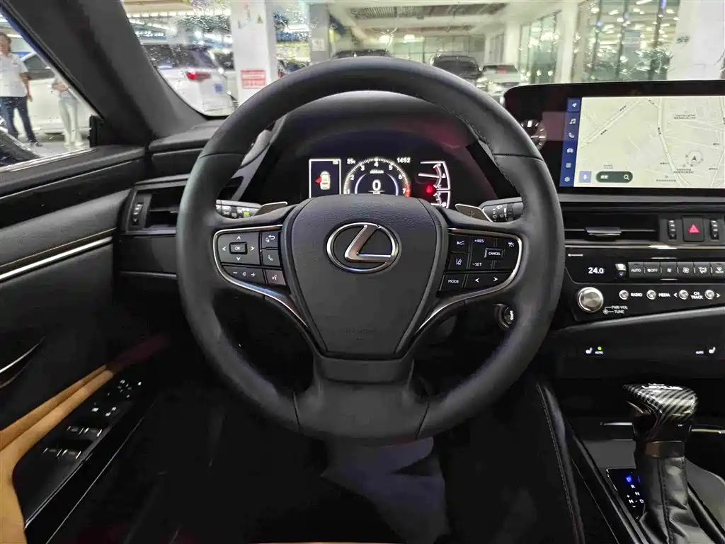 Lexus ES — миниатюра 8