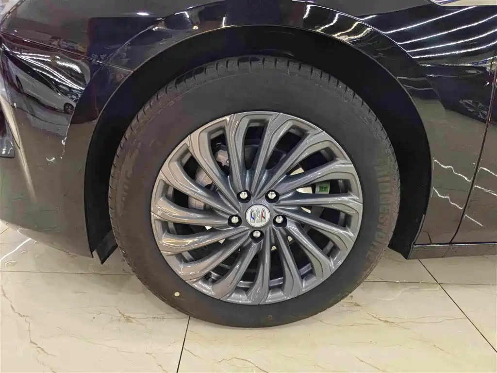 Buick LaCrosse — миниатюра 10