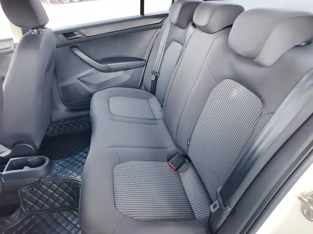 Volkswagen Santana — миниатюра 17