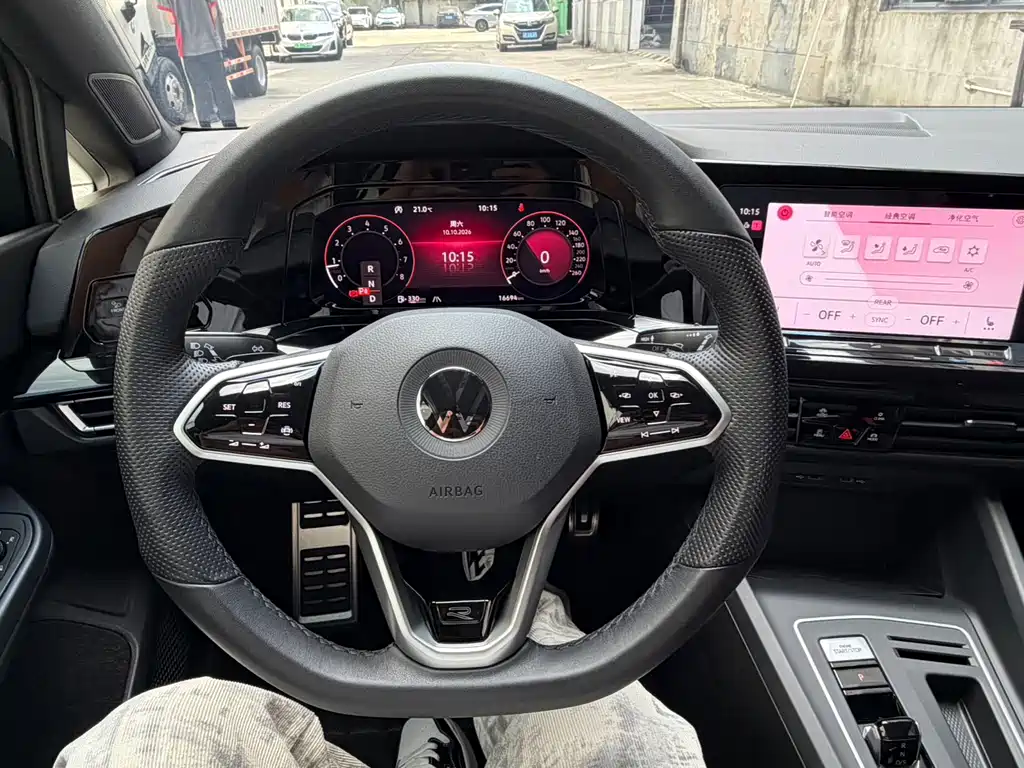 Volkswagen Golf — миниатюра 14