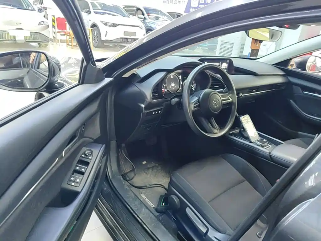 Mazda 3 Axela — миниатюра 16