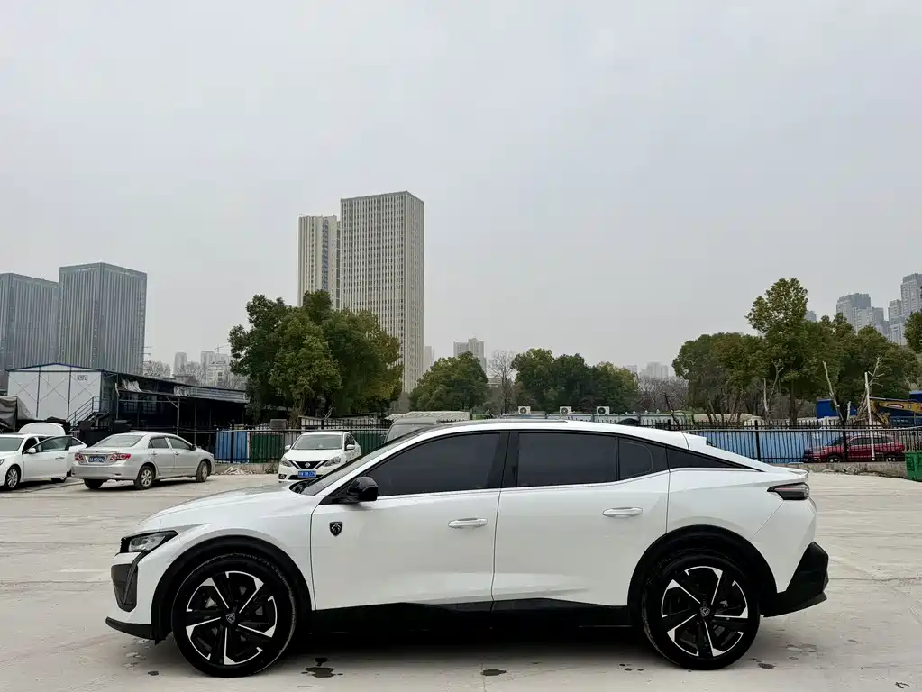 Peugeot 408X