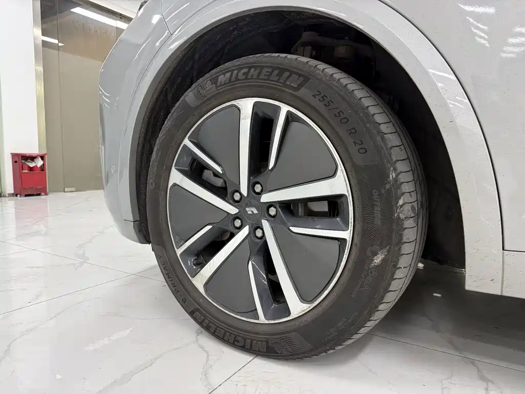 Li Auto Li L8 — миниатюра 6