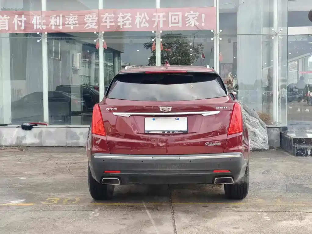 CADILLAC XT5