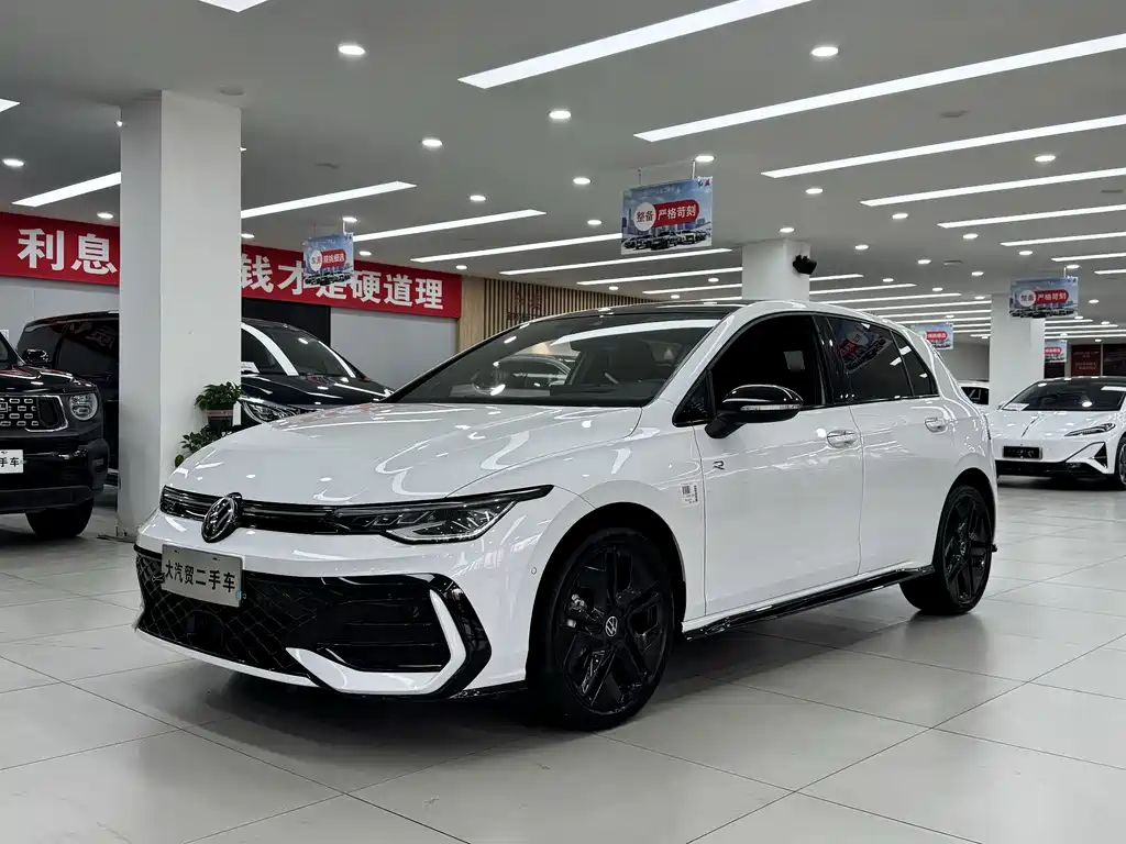 Volkswagen Golf 2024