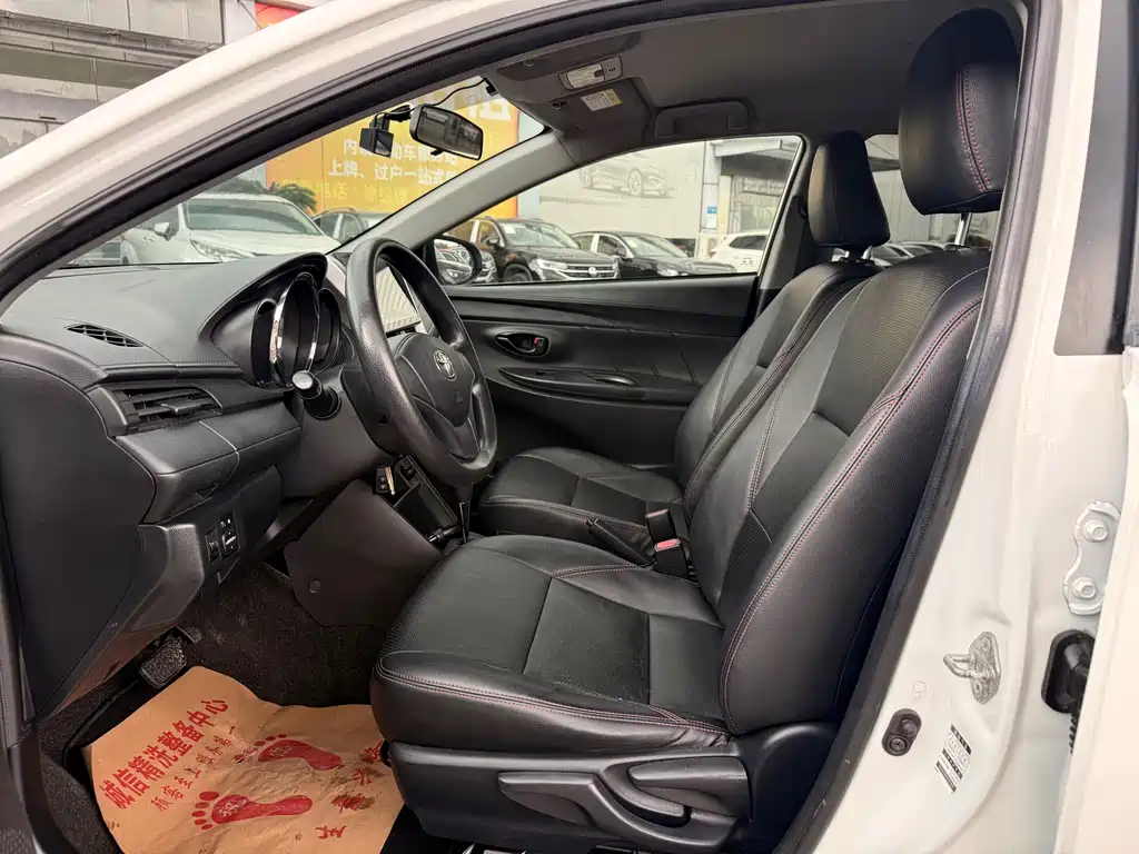 Toyota Yaris L — миниатюра 4